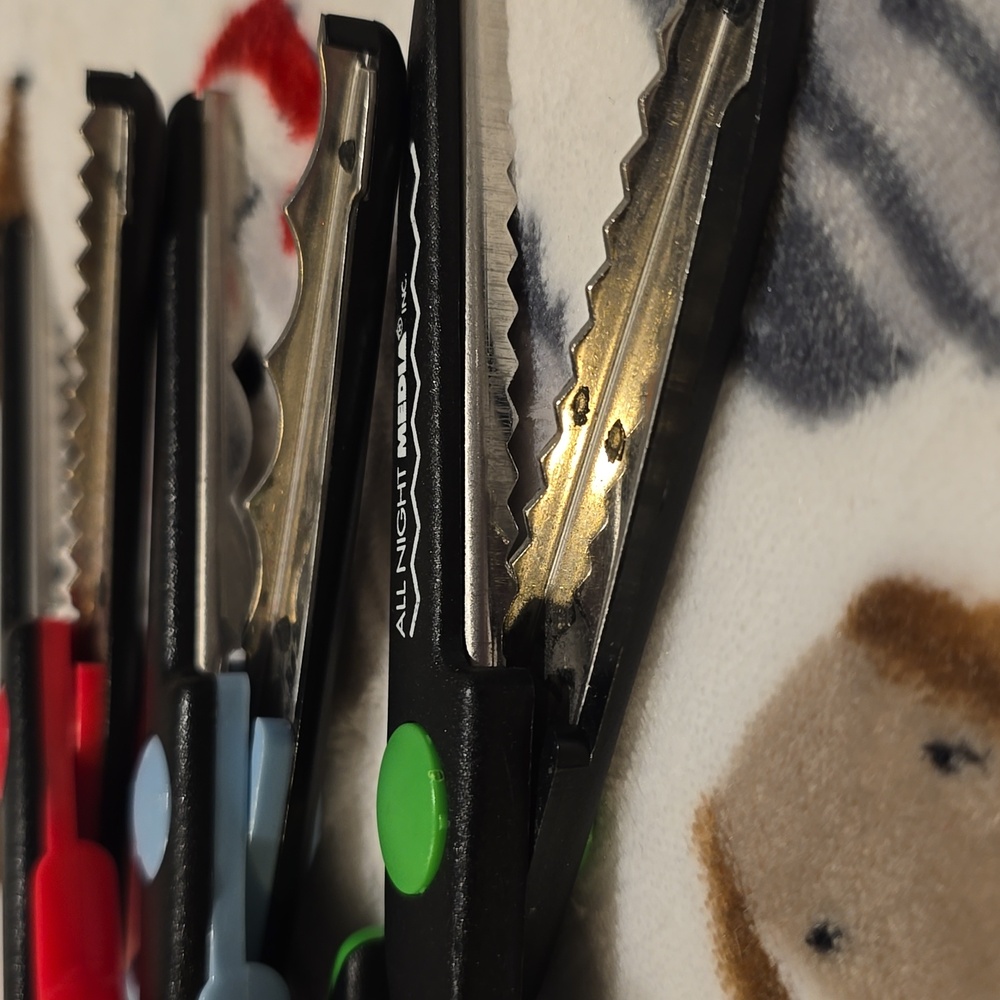 Fiskars Decorative Edge Scissors - Picture 2 of 2